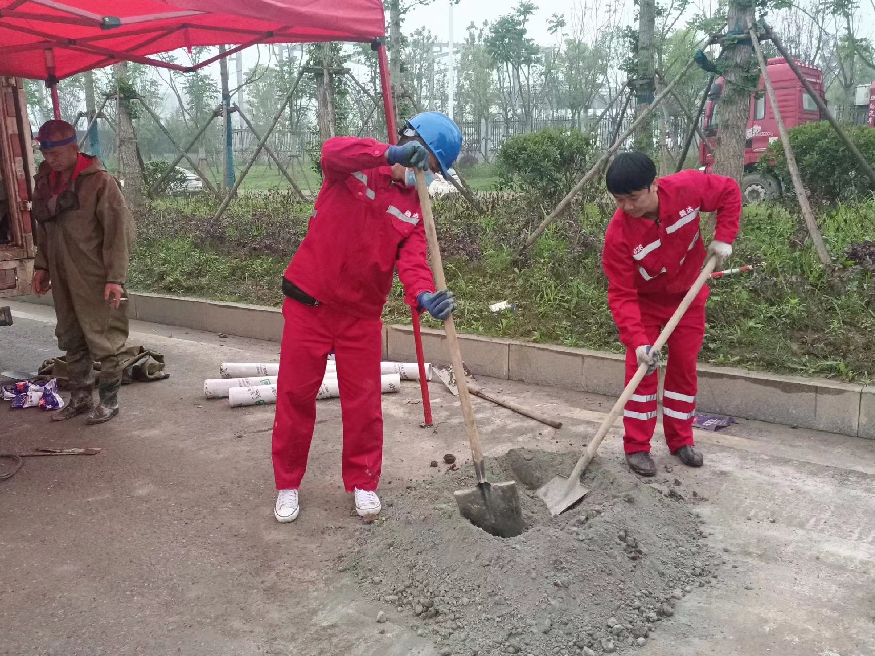 万荣管道疏通哪家好】及时进行市政管道清淤